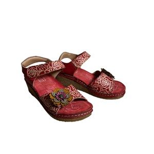 L'Artiste Spring Step Leather Wedge Rose Embossed Sandals Cuteness Red Sz 35 NIB